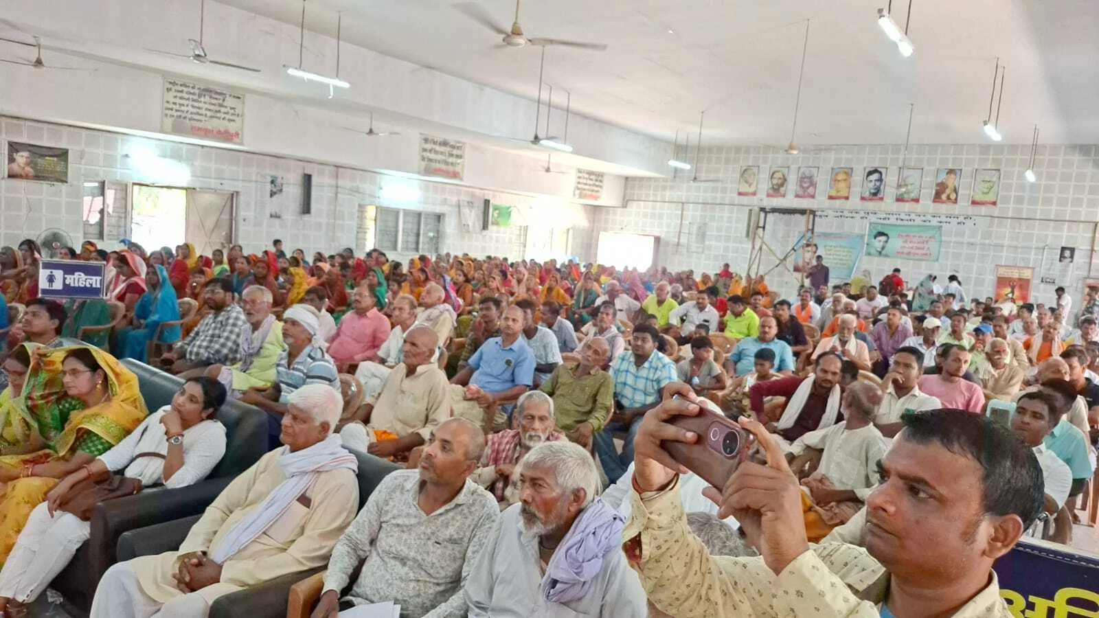 जनमानस की सभी समस्याओं का निराकरण हो इसलिए यह शिविर आपके पंचायत सरकार भवन तक आई है - डीएम 5
