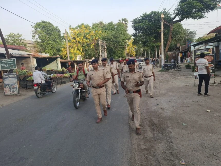 बकरीद को लेकर भगवानपुर पुलिस सतर्क, थाना क्षेत्र में निकाला गया फ्लैग मार्च 1