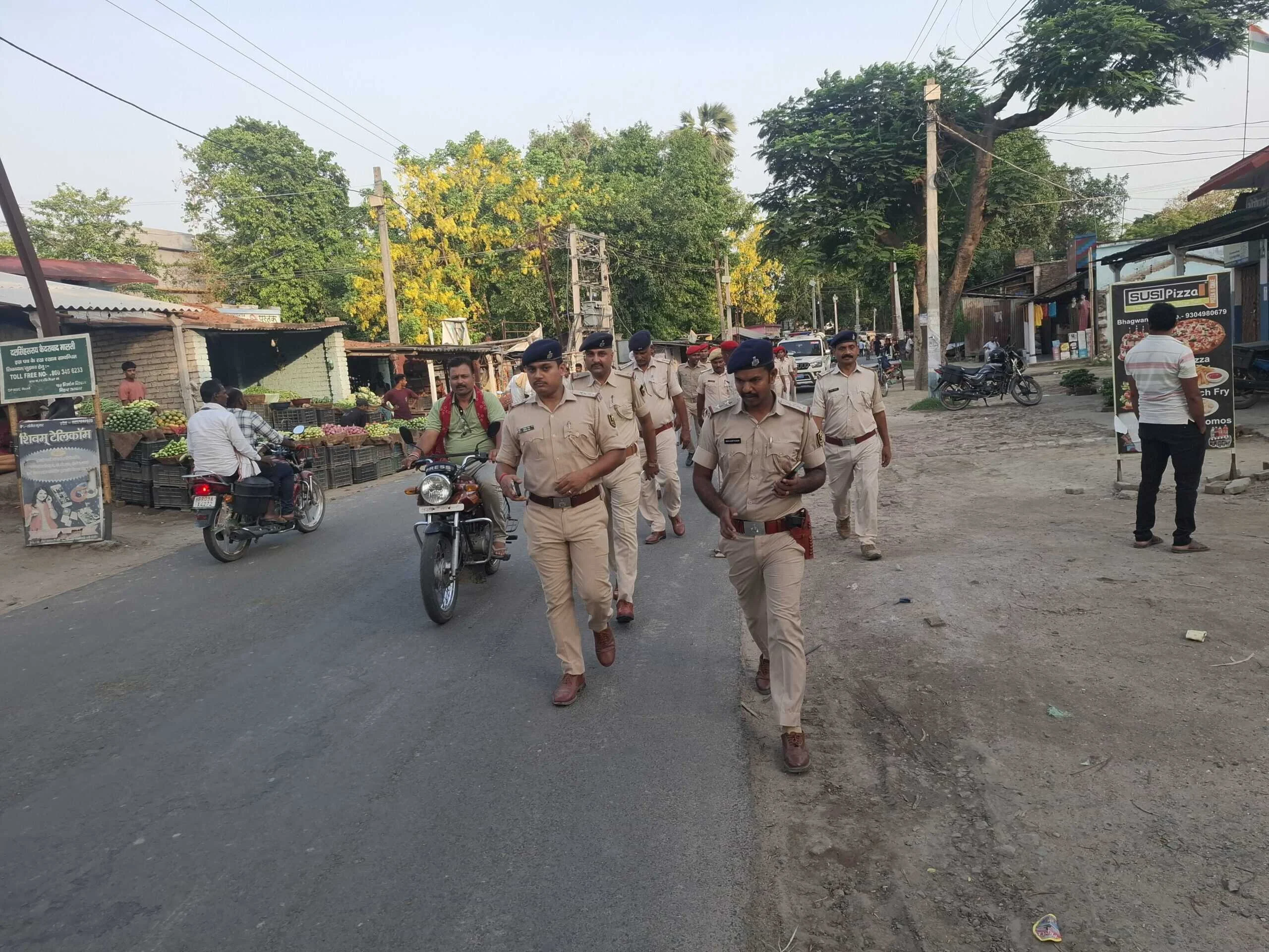 बकरीद को लेकर भगवानपुर पुलिस सतर्क, थाना क्षेत्र में निकाला गया फ्लैग मार्च 8