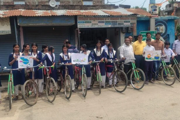 भगवानपुर प्रखंड के महेशपुर उच्च विद्यालय में ऊर्जा संरक्षण के प्रति विद्यार्थियों को किया गया जागरूक 3