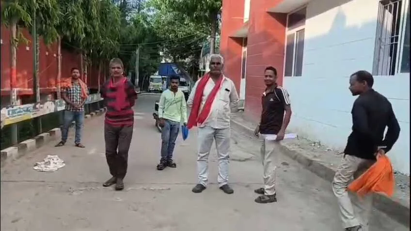 बेगूसराय में दो बाइकों की आमने-सामने भिड़ंत में एक युवक की मौत, 4 घायल 1