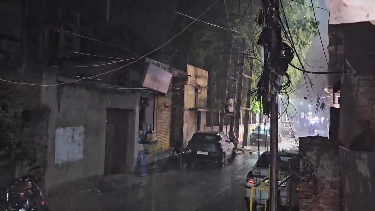नालंदा में बदला मौसम का मिजाज, बारिश के साथ हुई ओलावृष्टि, तेज हवा और ओले से मौसम हुआ सुहाना 2