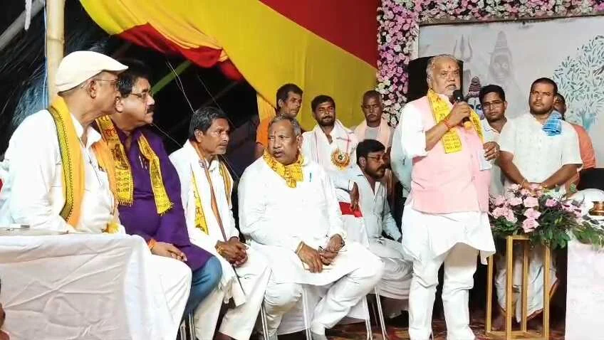 नालंदा: सूचना एवं जनसंपर्क मंत्री श्रवण कुमार का विपक्ष पर बड़ा हमला, NDA में कोई मंत्री संपत्ति नहीं छिपा सकता, विपक्ष पहले अपने गिरेबान में झांके 3