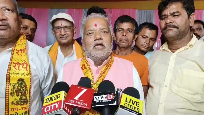 नालंदा: सूचना एवं जनसंपर्क मंत्री श्रवण कुमार का विपक्ष पर बड़ा हमला, NDA में कोई मंत्री संपत्ति नहीं छिपा सकता, विपक्ष पहले अपने गिरेबान में झांके 3