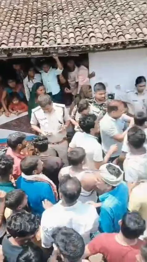 समस्तीपुर: मोबाइल चोरी के शक में  नाबालिग को पेड़ से बांधकर पीटा, सिगरेट से दागा... 6 दिन तड़पने के बाद मौत 2