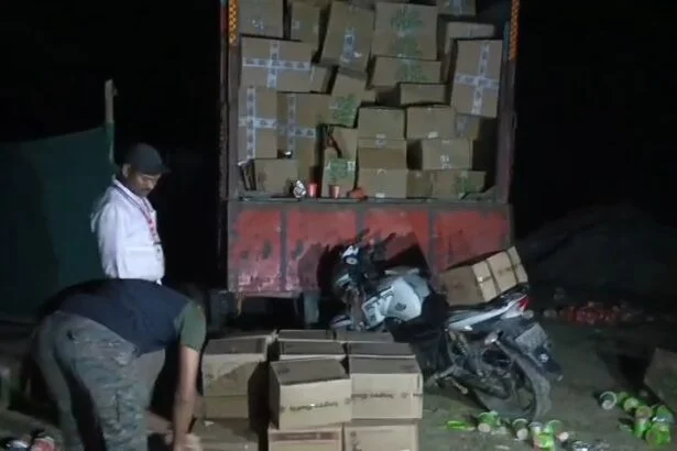 समस्तीपुर में उत्पाद विभाग की बड़ी कार्रवाई: 12 चक्का ट्रक से 98 कार्टन विदेशी शराब बरामद; 4 धंधेबाजों पर FIR 1