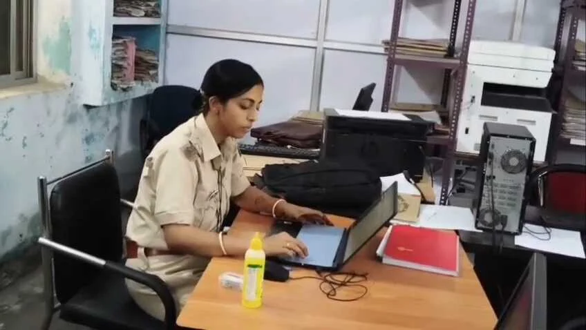 बेगूसराय में साइबर पुलिस का बड़ा धमाका: 3.75 लाख के लालच में दिया बैंक खाता, हो गया 15 करोड़ का फ्रॉड! 6