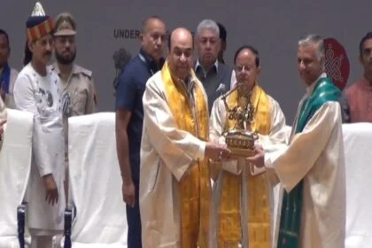 नालंदा विश्वविद्यालय के तृतीय दीक्षांत समारोह में 14 देशों के 219 छात्रों को मिली डिग्री, राज्यपाल बोले- ज्ञान मानवता के हित में करें उपयोग 18