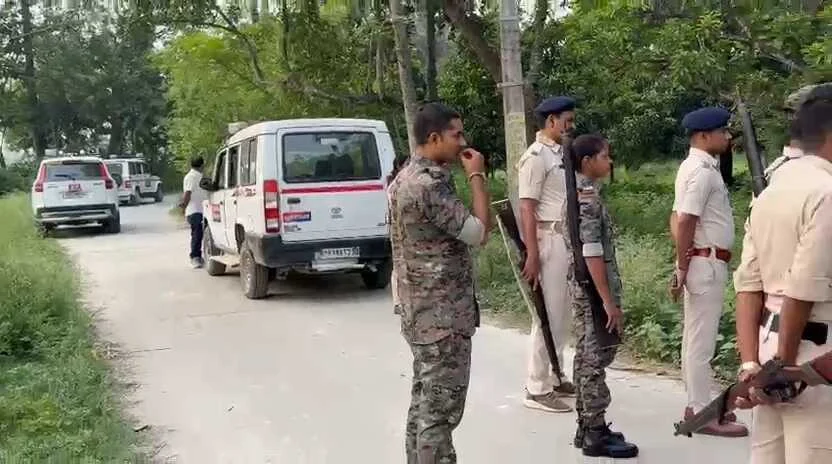 समस्तीपुर में पुलिस-अपराधी मुठभेड़, कुख्यात अपराधी प्रिंस कुमार के पैर में लगी गोली, अस्पताल में भर्ती 2