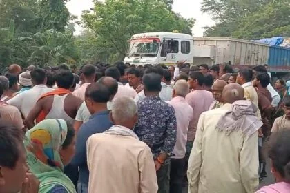 समस्तीपुर में तेज रफ्तार का कहर: भीषण सड़क हादसे में ग्रामीण मवेशी चिकित्सक की मौत, आक्रोशित लोगों ने NH-28 किया जाम 6
