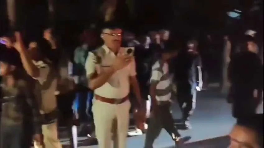बेगूसराय में नशे में धुत बाइक सवारों ने छात्र को कुचला, मौके पर ही दर्दनाक मौत, उग्र भीड़ ने किया हंगामा 1