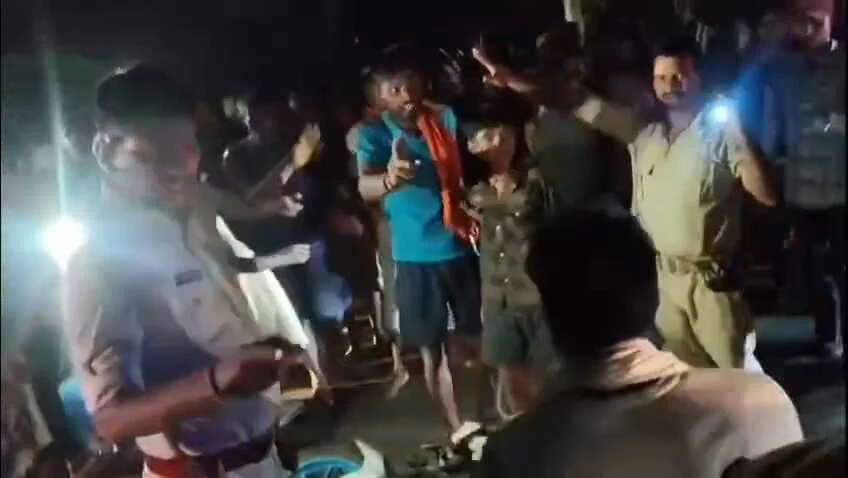 बेगूसराय में नशे में धुत बाइक सवारों ने छात्र को कुचला, मौके पर ही दर्दनाक मौत, उग्र भीड़ ने किया हंगामा 2