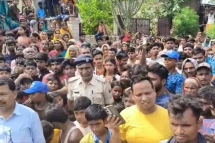 बेगूसराय में नशेड़ी पति की हैवानियत, नशा करने से रोका तो धारदार हथियार से रेत दिया पत्नी का गला! 51
