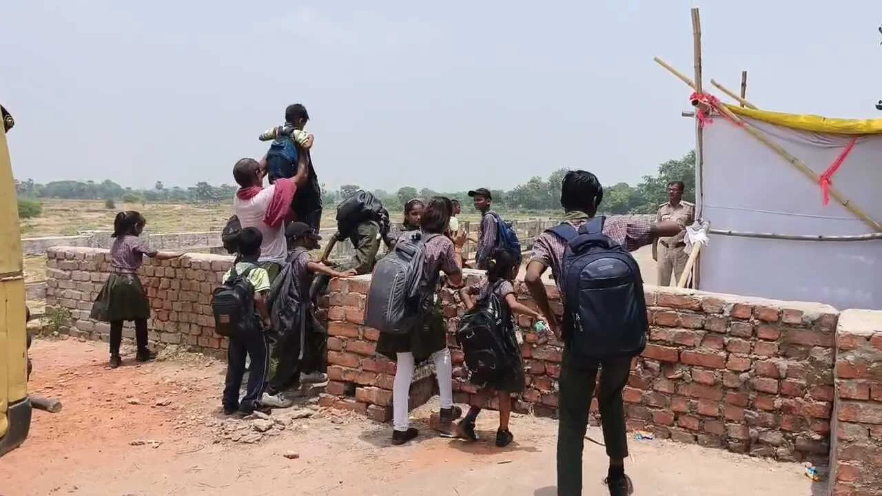 नालंदा : महज 10 साल में जर्जर होकर धंसा पुल, 50 से अधिक गांवों का संपर्क टूटा 2