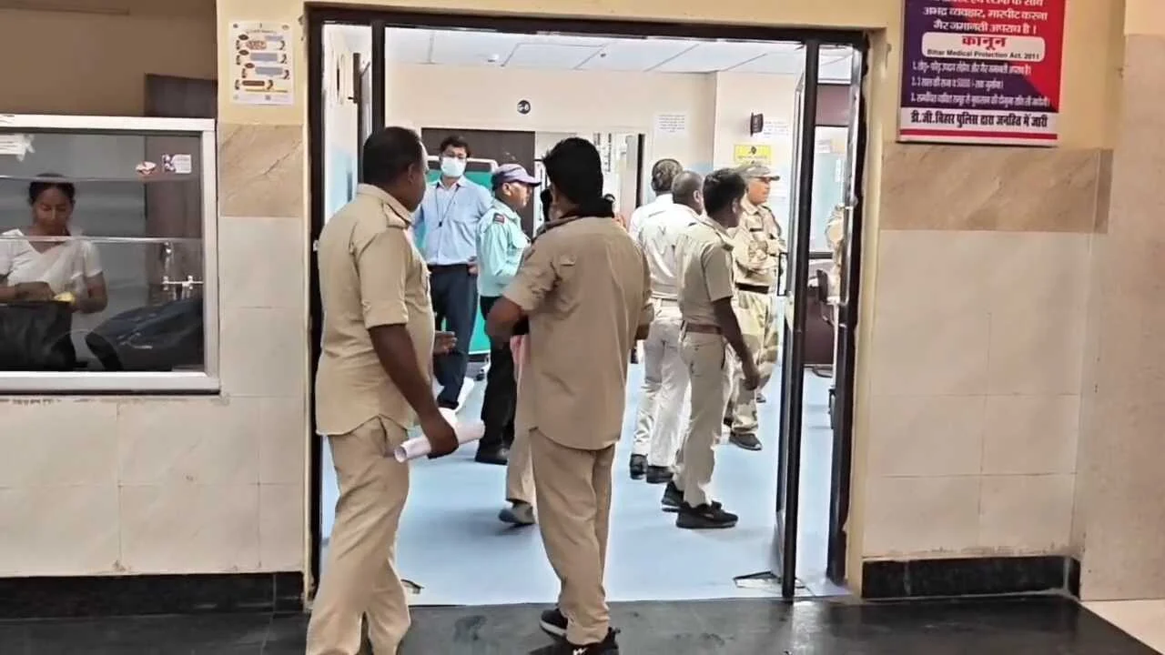 नालंदा में हिट वेव का कहर, सकरी नदी पार करने के दौरान वृद्ध महिला की मौत, जर्जर पुल बंद होने से पैदल नदी पार कर रही महिला की गई जान 2