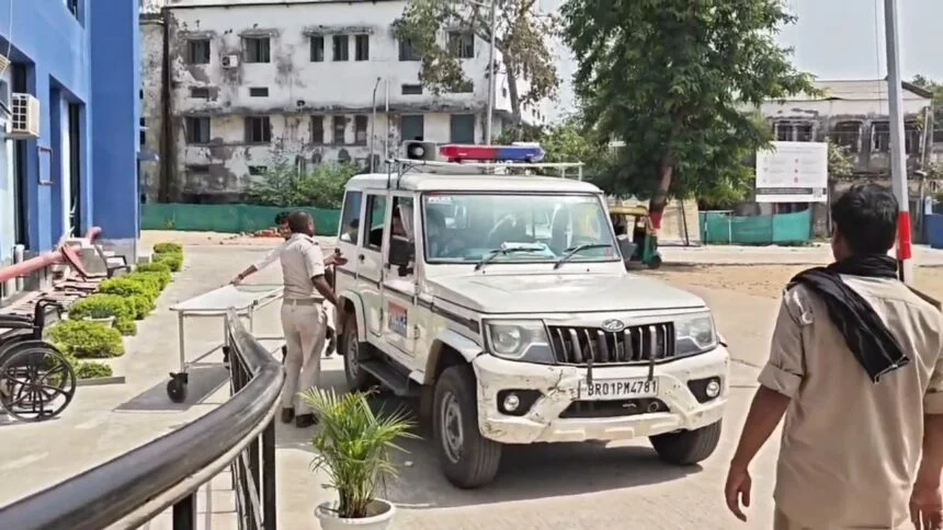 नालंदा में हिट वेव का कहर, सकरी नदी पार करने के दौरान वृद्ध महिला की मौत, जर्जर पुल बंद होने से पैदल नदी पार कर रही महिला की गई जान 1