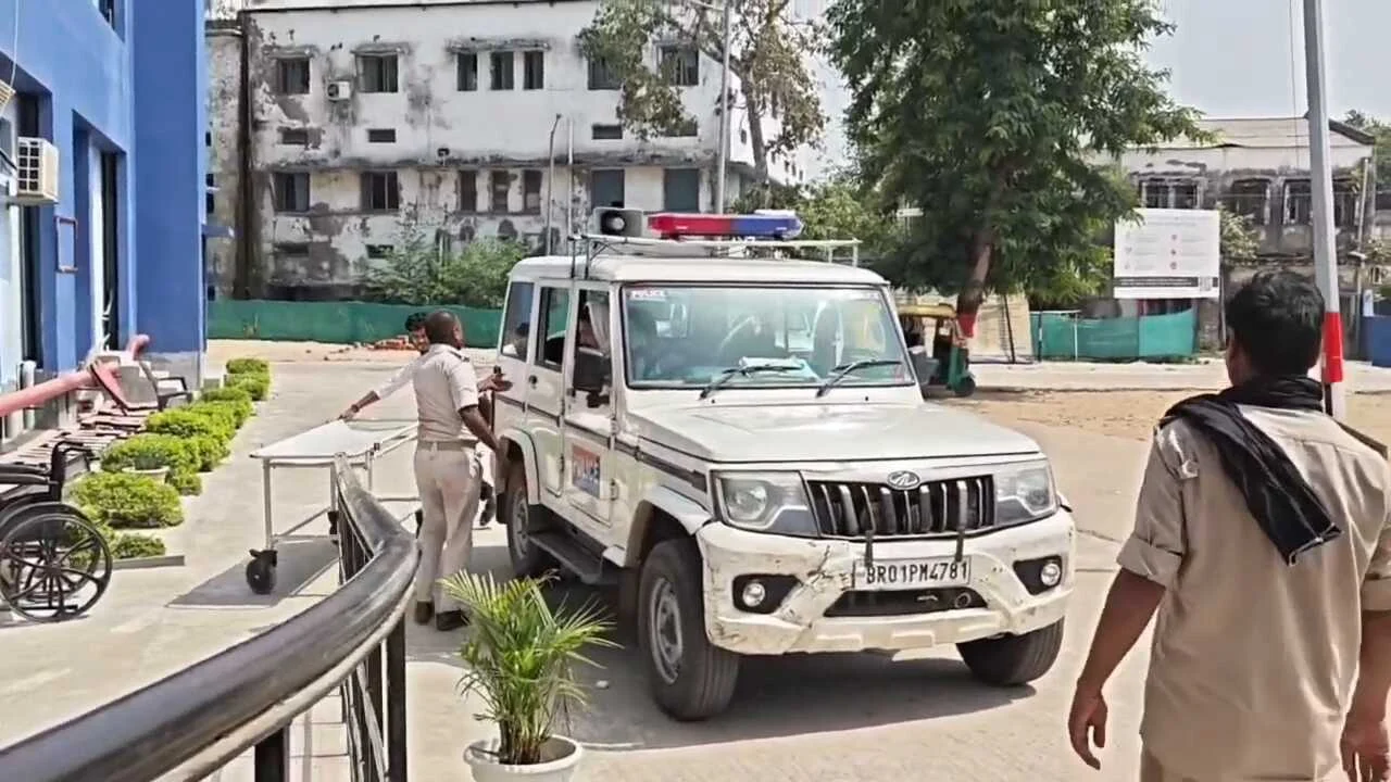 नालंदा में हिट वेव का कहर, सकरी नदी पार करने के दौरान वृद्ध महिला की मौत, जर्जर पुल बंद होने से पैदल नदी पार कर रही महिला की गई जान 5