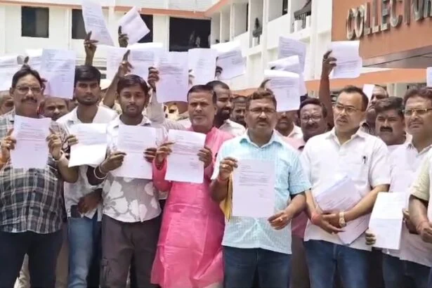 समस्तीपुर: चुनाव बीते 6 महीने हुए पर 92% वाहनों का भुगतान बाकी, भड़के वाहन मालिकों ने डीएम दरबार में लगाई गुहार 1