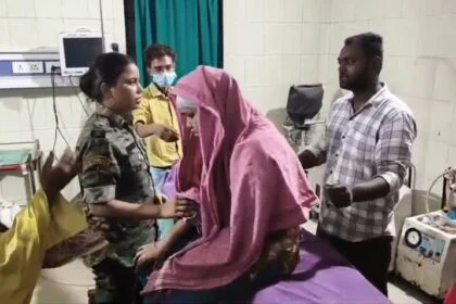  समस्तीपुर: कॉलेज से घर लौट रही छात्रा पर ऑटो में मनचले का चाकू से जानलेवा हमला, सदर अस्पताल में भर्ती 51