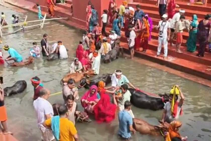 राजगीर मलमास मेले में 44 डिग्री तापमान के बावजूद उमड़ा आस्था का सैलाब, मोक्ष की कामना लेकर वैतरणी तट पहुंच रहे लाखों श्रद्धालु, 77