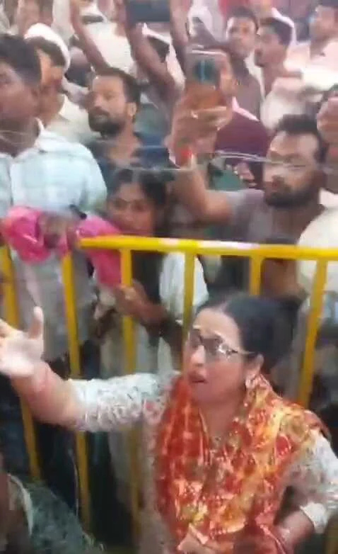 नालंदा: राजगीर मलमास मेला में बड़ा हादसा, झूला से गिरकर युवक की मौत, हादसे का लाइव वीडियो आया सामने 3