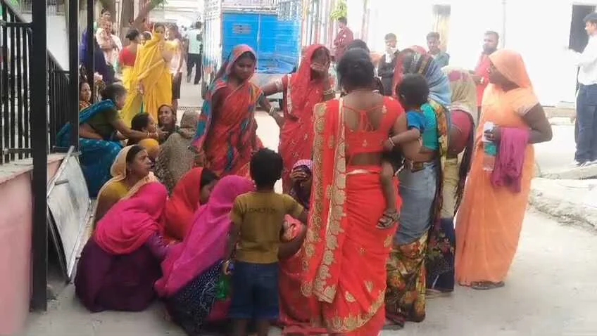 बेगूसराय में भीषण सड़क हादसा: परीक्षा देने जा रही महिला और उसके 5 महीने के मासूम बेटे की दर्दनाक मौत 5