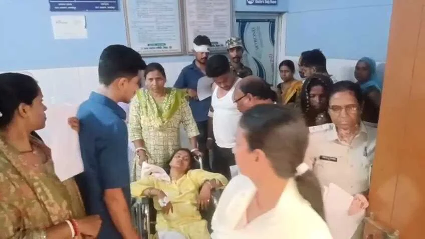 समस्तीपुर: पति-पत्नी का विवाद सुलझाने बैठी थी पंचायत, आपस में भिड़े दो पक्ष; 3 महिलाओं समेत कई घायल 2