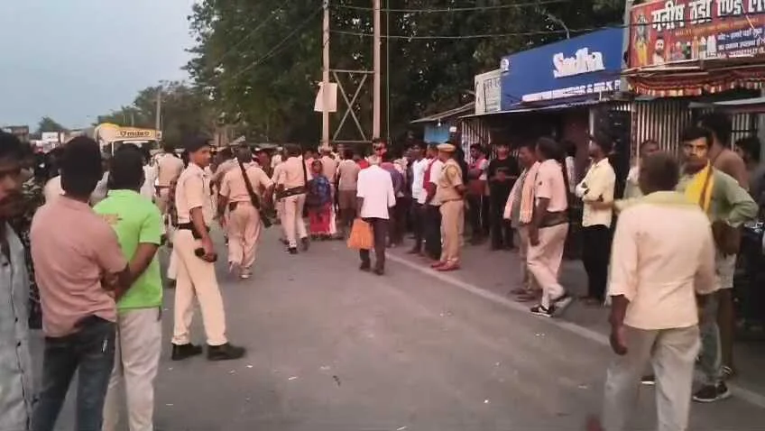 बेगूसराय में सड़क हादसा: दाह-संस्कार से लौट रहे परिवार पर टूटा दुखों का पहाड़, पिकअप की टक्कर से दो मासूम भाई-बहन की मौत, पिता गंभीर 6