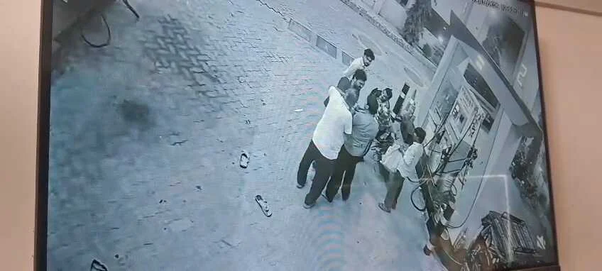 समस्तीपुर: रोसड़ा बाईपास स्थित पेट्रोल पंप पर देर रात लूट और रंगदारी, कर्मचारियों से 40 हजार छीने 3