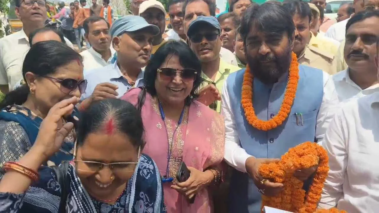नालंदा: रहुई प्रखंड के प्लस टू उच्च विद्यालय पतासंग में शिक्षक संवाद कार्यक्रम, नवल किशोर यादव ने शिक्षकों को बताया अपनी सबसे बड़ी ताकत, शिक्षकों की आवाज सरकार तक पहुंचाना मेरी प्राथमिकता 3