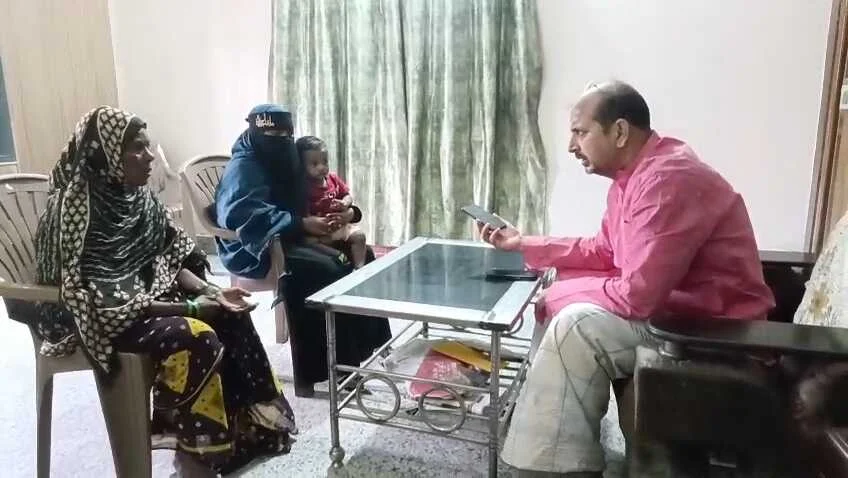 दुबई की जेल में बंद समस्तीपुर का लाल: पूर्व विधायक के पैरों में गिरकर रोई माँ, रिहाई की लगाई गुहार 5