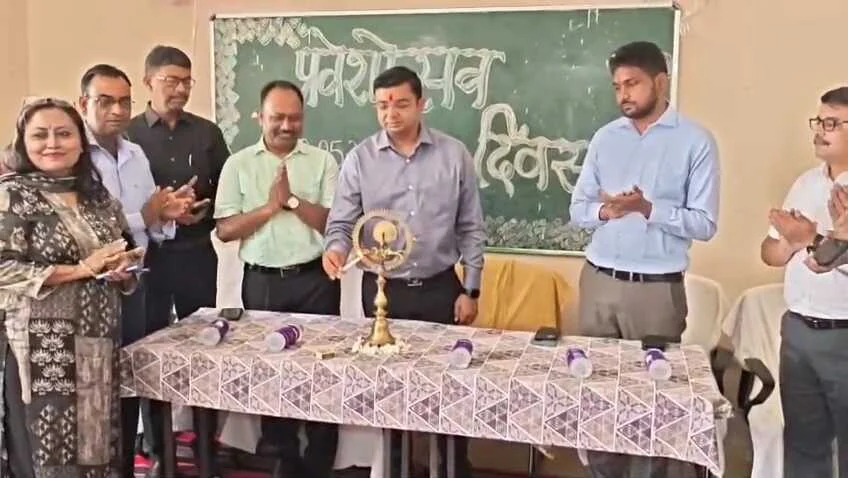 बिहार शरीफ में प्रवेशोत्सव कार्यक्रम, 35 छात्राओं का ऑन-द-स्पॉट नामांकन 3