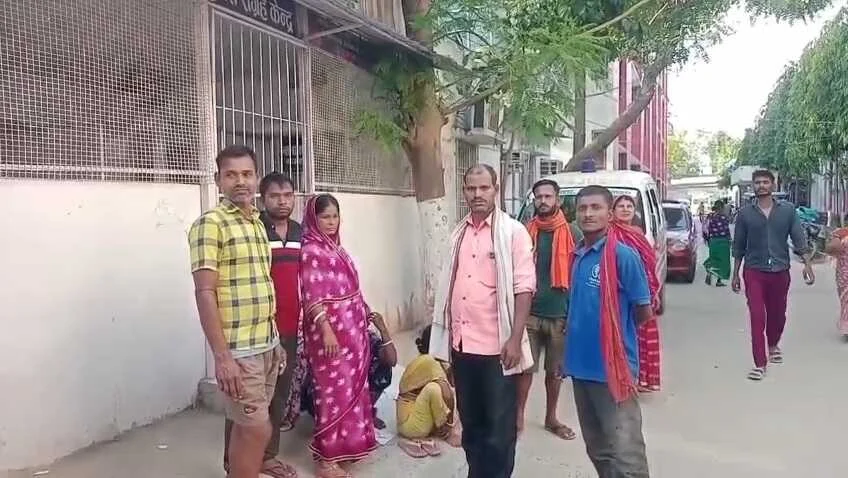 बेगूसराय सदर अस्पताल में इलाज के दौरान मरीज की मौत पर हंगामा, परिजनों ने लगाया लापरवाही का आरोप 2