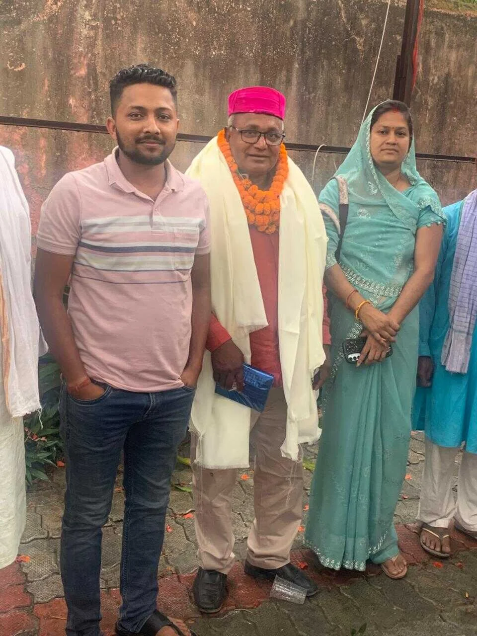 भगवानपुर के संजात पंचायत में पंचायत सचिव राजेश कुमार राकेश का भव्य विदाई समारोह, भावुक हुए जनप्रतिनिधि 2