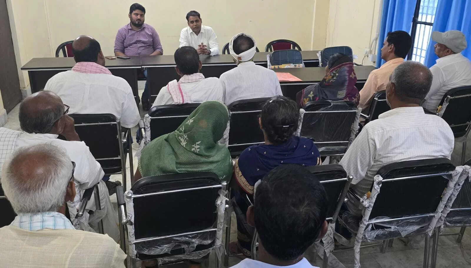 अनुमंडल पदाधिकारी तेघरा द्वारा बछवाड़ा में जनप्रतिनिधियों के साथ सहयोग शिविर को लेकर बैठक, 19 मई से शिविर का शुभारंभ 8