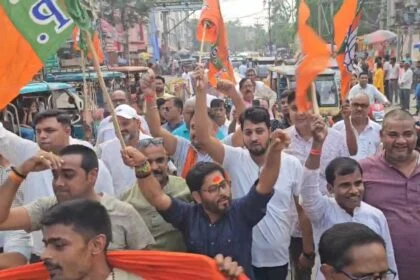 पश्चिम बंगाल में बीजेपी की ऐतिहासिक जीत, बेगूसराय में ढोल-नगाड़ों के साथ थिरके कार्यकर्ता 4