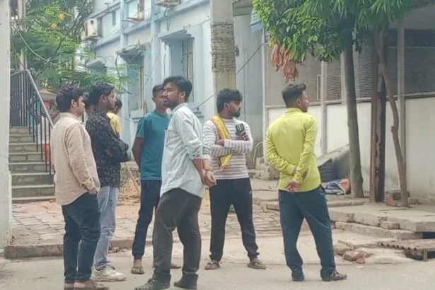 बेगूसराय में रिसेप्शन से लौट रहे दो दोस्तों को ट्रक ने कुचला, मौके पर ही दर्दनाक मौत, परिजनों में मचा कोहराम 1
