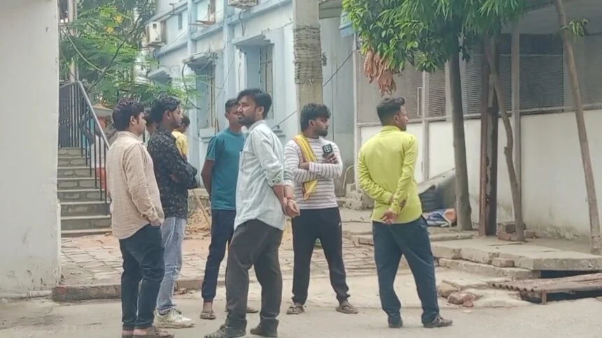 बेगूसराय में रिसेप्शन से लौट रहे दो दोस्तों को ट्रक ने कुचला, मौके पर ही दर्दनाक मौत, परिजनों में मचा कोहराम 1