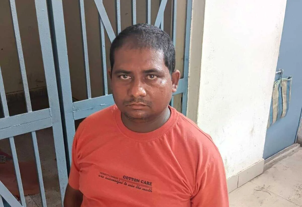 भगवानपुर पुलिस ने फरार शराब कारोबार को किया गिरफ्तार 12