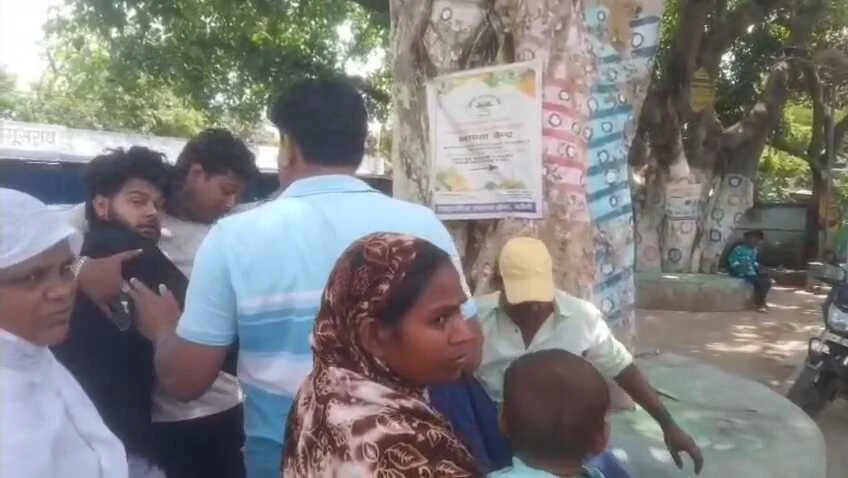 बरौनी-पटना रेलखंड पर बड़ा हादसा: धुरियान एक्सप्रेस से गिरकर युवक का पैर कटा, सदर अस्पताल रेफर 4