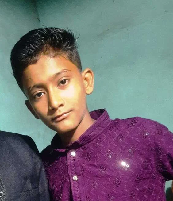 बछवाड़ा के जहानपुर स्कूल में ग्रिल से दबकर आठवी के छात्र की मौत, रणक्षेत्र बना स्कूल परिसर,ग्रामीणों ने एचएम समेत शिक्षकों को पीटा; पुलिस से हिंसक झड़प 2