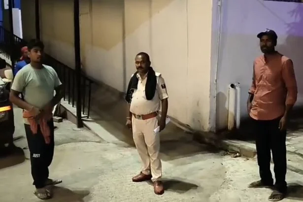 बेगूसराय में भीषण सड़क हादसा: भाई की शादी का कार्ड बांटकर लौट रहे युवक को ट्रक ने कुचला, खुशियां गम में बदलीं 5