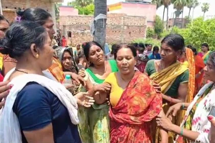 नालंदा:तीन दिनों से गायब युवक का शव गोंईठवा नदी के पास मिलने से मची हड़कंप,युवक के शरीर पर कई जगह गहरे जख्म के निशान, कई दांत भी तोड़े 55