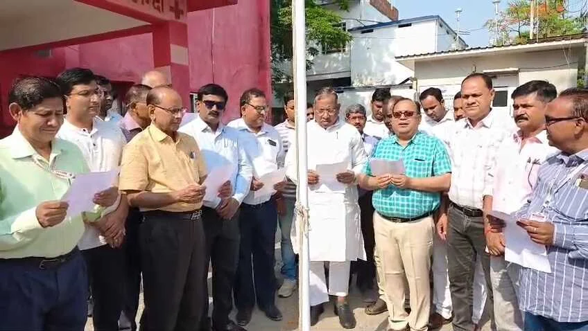नालंदा: रेड क्रॉस दिवस पर सांसद कौशलेंद्र, बंगाल की राजनीति पर ममता बनर्जी को घेरा, जनमत नहीं तो सत्ता नहीं, बंगाल को चाहिए नीतीश कुमार जैसी सोच वाला नेतृत्व 2