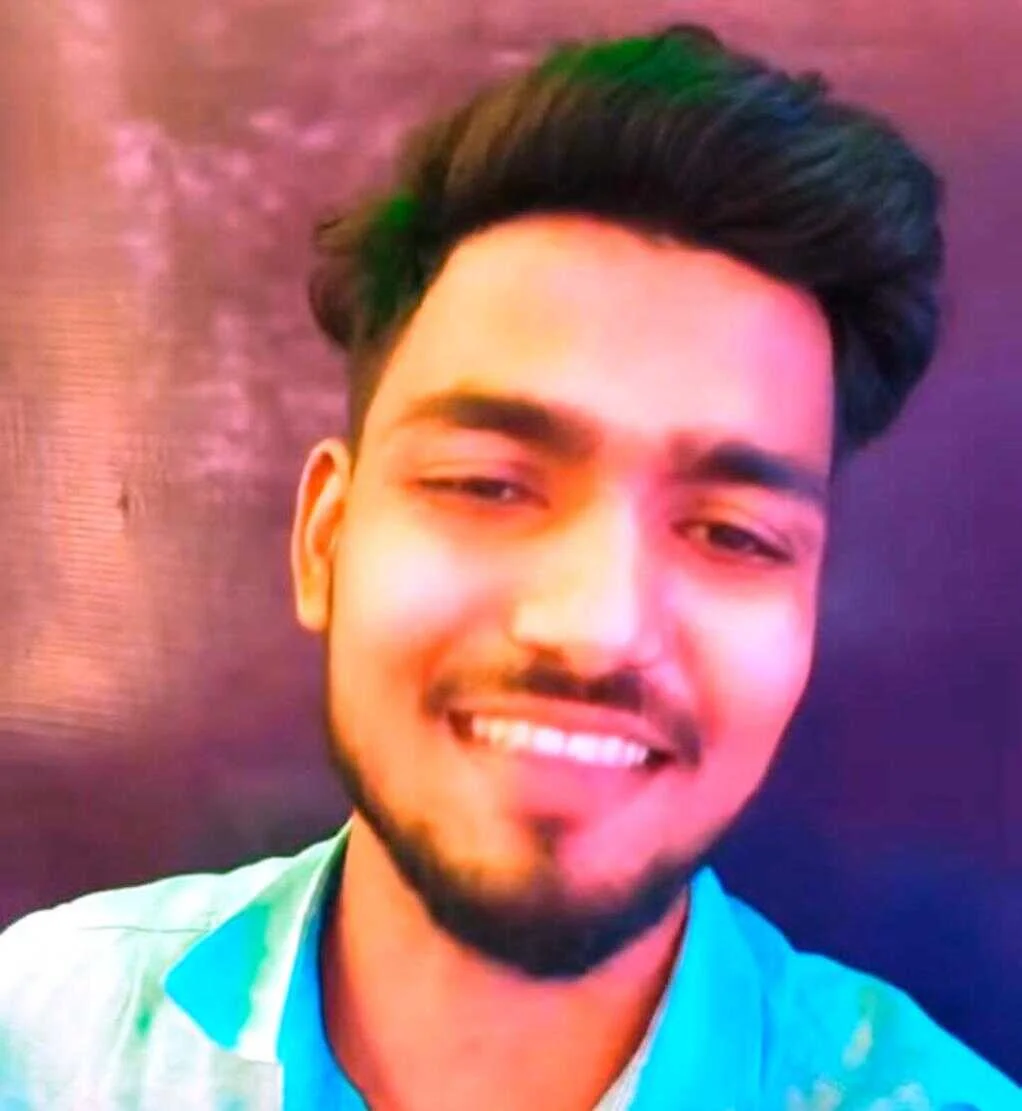 समस्तीपुर में निजी फाइनेंस कंपनी के ब्रांच मैनेजर ने की आत्महत्या, कमरे में फंदे से लटका मिला शव 11