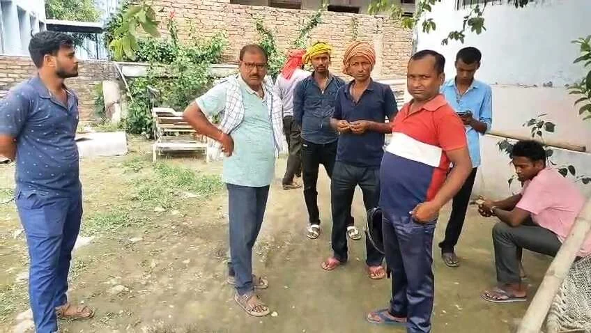 समस्तीपुर में निजी फाइनेंस कंपनी के ब्रांच मैनेजर ने की आत्महत्या, कमरे में फंदे से लटका मिला शव 2