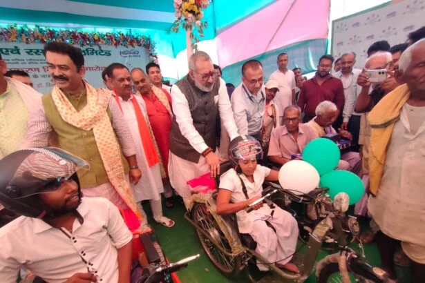 दिव्यांग जनों की सेवा सबसे बड़ा पुण्य , धर्म और जनसेवा होता है--- गिरिराज सिंह 5