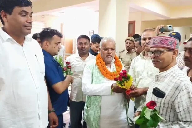 मंत्री बनने के बाद पहली बार नालंदा पहुंचे श्रवण कुमार, तेजस्वी के परिवारवाद बयान पर पलटवार, बोले- जनता के आग्रह पर राजनीति में आए निशांत 1