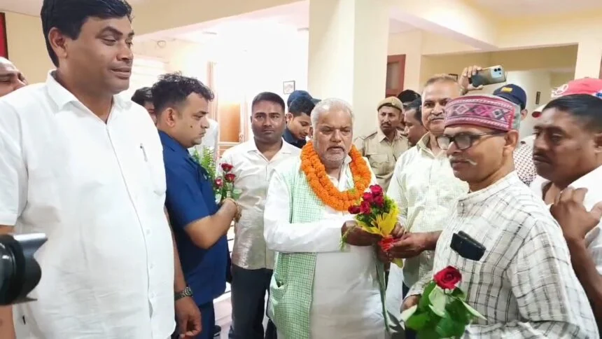 मंत्री बनने के बाद पहली बार नालंदा पहुंचे श्रवण कुमार, तेजस्वी के परिवारवाद बयान पर पलटवार, बोले- जनता के आग्रह पर राजनीति में आए निशांत 1