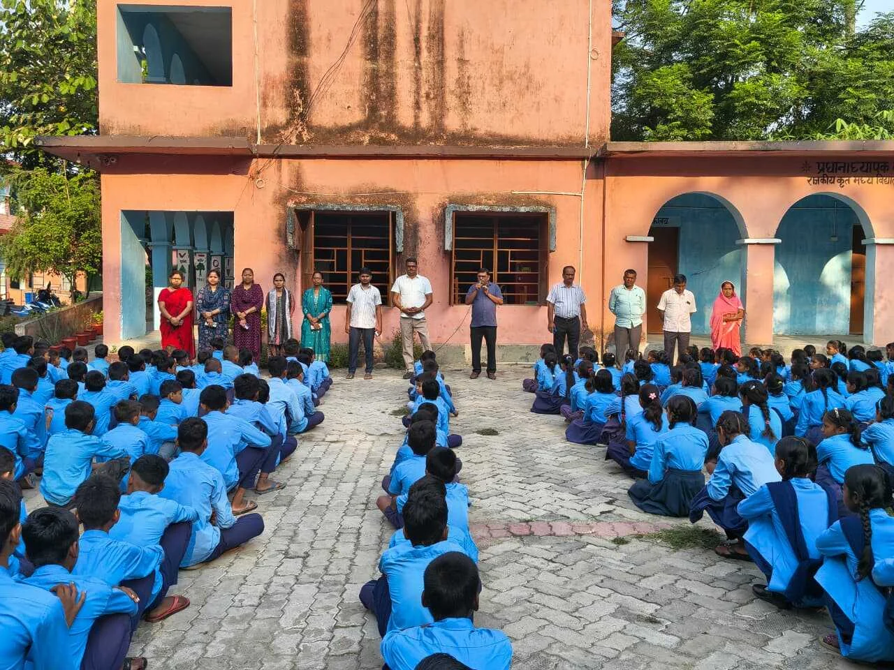 भगवानपुर में सुरक्षित शनिवार कार्यक्रम में बच्चों को लू से बचाव की दी गई जानकारी 14